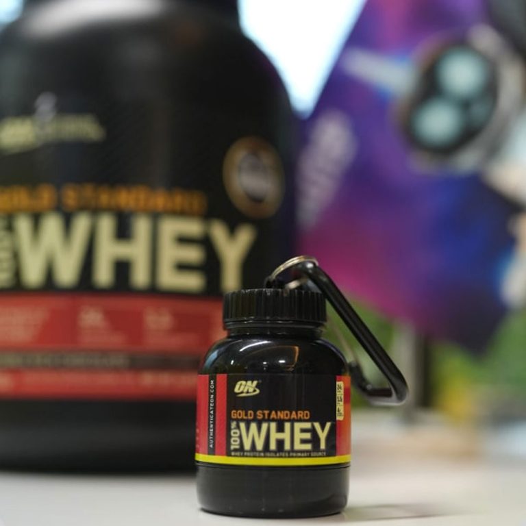 جاپودری و قیف پروتئین طرح پودر وی WHEY GOLD ON